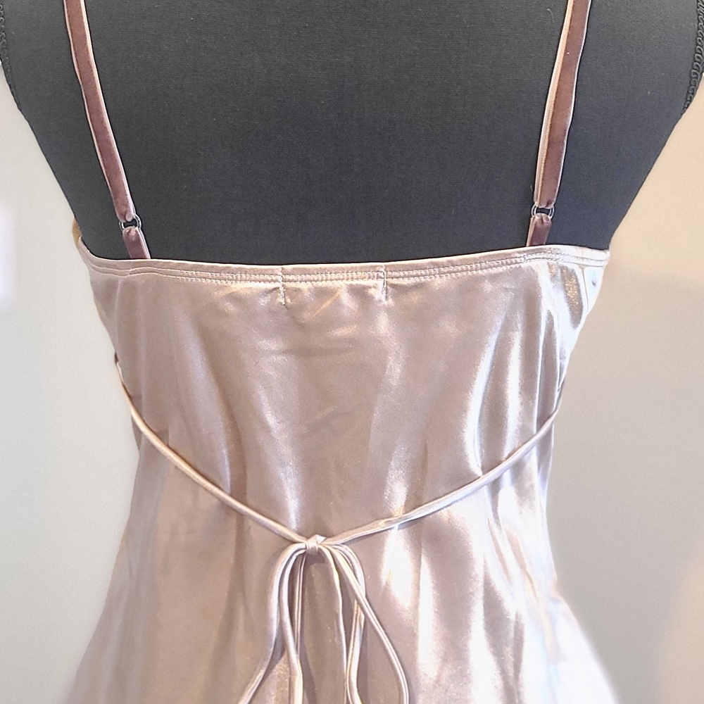Trixxi: Satin, Lace and Velvet Sleeveless Top in Gold and Taupe Tones - Picture 2 of 10